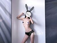 小仙女姐姐〖暗里着迷〗震撼福利，魔鬼身材奶油肌肤同事眼中的高冷女神实际是一只反差骚母狗！