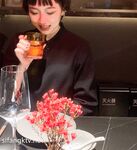 2024年2月，超级反差母狗【六花】大年初一拜年，美背滴蜡写龙年大吉，高价付费福利