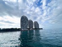 2024年2月，超级反差母狗【六花】大年初一拜年，美背滴蜡写龙年大吉，高价付费福利