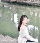 2024年2月，超级反差母狗【六花】大年初一拜年，美背滴蜡写龙年大吉，高价付费福利