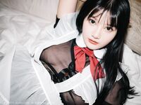 秀人波霸女神模特【小尤奈】大尺度私拍视图，逼脸同框道具直观紫薇，撸点超高