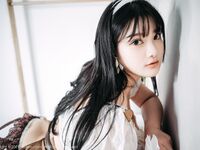 秀人波霸女神模特【小尤奈】大尺度私拍视图，逼脸同框道具直观紫薇，撸点超高