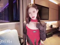 长很像阿朱的超高颜值广州TS【桃子吖】与金主女闺蜜啪啪合集