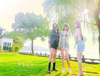 重磅佳作！人生贏家推特富豪大神【海盜船長】私拍【第三彈】，重金全包多位九頭身極品外圍女神淫亂大轟趴