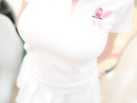 Kerja baharu pada tahun 2024, dirakam secara peribadi oleh model terkenal Xiuren.com, [Kentang goreng Kecil], terdedah di lorong boling di tempat awam, berskala besar, dengan kebocoran, terdapat ramai orang di sekeliling