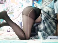 Twitter萝莉〖小埋长不高〗可爱私拍，奶油肌肤挺乳粉穴在外是老师同学眼中的乖乖女在家是小母狗