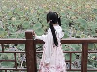 Twitter萝莉〖小埋长不高〗可爱私拍，奶油肌肤挺乳粉穴在外是老师同学眼中的乖乖女在家是小母狗