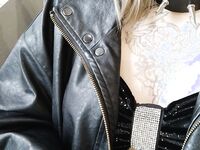 Contrast little slut [JULES] is a very famous girl recently. Her innocent face is unexpectedly so sexy that she can be fucked, trained and exposed. It’s fun and contrasting~