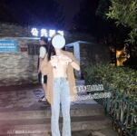 The long-legged little fairy lady [Sweet Sisi] showed off her one-character horse and showed her flexibility as a dancer. She was trained into a bitch by the sponsor’s father!