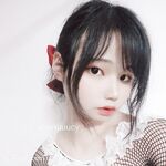 推特13萬粉蘿莉風coser可鹽可甜TS娘【小舞醬】露臉私拍，嗲聲嗲氣3P前後夾擊直男最愛