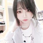 推特13萬粉蘿莉風coser可鹽可甜TS娘【小舞醬】露臉私拍，嗲聲嗲氣3P前後夾擊直男最愛