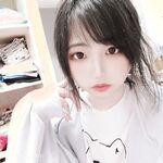 推特13萬粉蘿莉風coser可鹽可甜TS娘【小舞醬】露臉私拍，嗲聲嗲氣3P前後夾擊直男最愛