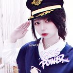 推特13萬粉蘿莉風coser可鹽可甜TS娘【小舞醬】露臉私拍，嗲聲嗲氣3P前後夾擊直男最愛