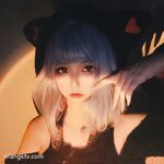 推特13萬粉蘿莉風coser可鹽可甜TS娘【小舞醬】露臉私拍，嗲聲嗲氣3P前後夾擊直男最愛