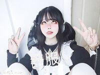 推特13萬粉蘿莉風coser可鹽可甜TS娘【小舞醬】露臉私拍，嗲聲嗲氣3P前後夾擊直男最愛