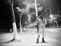 推特顶级身材露出狂人少女嫩妹【Smaxskin】私拍，宜家全裸露出母狗式调教啪啪啪无套内射无毛嫩穴