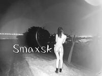 推特顶级身材露出狂人少女嫩妹【Smaxskin】私拍，宜家全裸露出母狗式调教啪啪啪无套内射无毛嫩穴