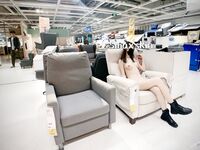 推特顶级身材露出狂人少女嫩妹【Smaxskin】私拍，宜家全裸露出母狗式调教啪啪啪无套内射无毛嫩穴