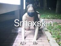 推特顶级身材露出狂人少女嫩妹【Smaxskin】私拍，宜家全裸露出母狗式调教啪啪啪无套内射无毛嫩穴