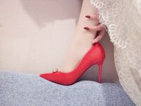 推特女神福利姬【00后大队长】未流出土豪私拍视图合集，情趣制服紫薇销魂可撸精尽人亡的节奏（1）