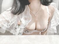 何千人もの人々が、個人的に撮影された Twitter の最高の巨乳で脚の長い女性 [Freya] を購入したいと考えています。彼女は公園や地下鉄で露出され、胸が脱げるまでセックスパートナーに犯されました。