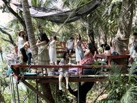 Kieisha Kiko Benimo Mogi Fuyoshijima Travel Beat Exposure Hana Gore (3)