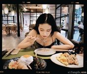 โมเตกิ กิโกะ นางแบบสีแดง Xiweisha ทริปภูเก็ต เผยภาพเบื้องหลัง (1)