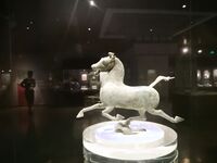 트위터의 유럽 및 미국 거대 수탉 마스터 [BBB 삼촌]과 비교할 때 수탉은 소녀의 팔뚝만큼 두껍고 수탉에 유명한 시계를 착용 한 소녀는 오쟁이 진 남편 노예와 함께 움찔합니다.