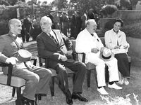 트위터의 유럽 및 미국 거대 수탉 마스터 [BBB 삼촌]과 비교할 때 수탉은 소녀의 팔뚝만큼 두껍고 수탉에 유명한 시계를 착용 한 소녀는 오쟁이 진 남편 노예와 함께 움찔합니다.