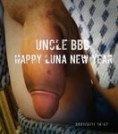 트위터의 유럽 및 미국 거대 수탉 마스터 [BBB 삼촌]과 비교할 때 수탉은 소녀의 팔뚝만큼 두껍고 수탉에 유명한 시계를 착용 한 소녀는 오쟁이 진 남편 노예와 함께 움찔합니다.