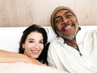 트위터의 유럽 및 미국 거대 수탉 마스터 [BBB 삼촌]과 비교할 때 수탉은 소녀의 팔뚝만큼 두껍고 수탉에 유명한 시계를 착용 한 소녀는 오쟁이 진 남편 노예와 함께 움찔합니다.