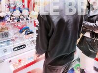 트위터의 유럽 및 미국 거대 수탉 마스터 [BBB 삼촌]과 비교할 때 수탉은 소녀의 팔뚝만큼 두껍고 수탉에 유명한 시계를 착용 한 소녀는 오쟁이 진 남편 노예와 함께 움찔합니다.