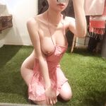 트위터 팔로어 30명을 보유한 인터넷 연예인 암캐 [바실레바의 일기 Vasileva1122]가 복지 개인 사진 촬영에 등장했습니다. 암캐는 소변을 마시고 두 번 성관계를 갖도록 훈련 받았습니다.