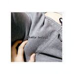 트위터 팔로어 30명을 보유한 인터넷 연예인 암캐 [바실레바의 일기 Vasileva1122]가 복지 개인 사진 촬영에 등장했습니다. 암캐는 소변을 마시고 두 번 성관계를 갖도록 훈련 받았습니다.