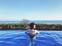 트위터 팔로어 30명을 보유한 인터넷 연예인 암캐 [바실레바의 일기 Vasileva1122]가 복지 개인 사진 촬영에 등장했습니다. 암캐는 소변을 마시고 두 번 성관계를 갖도록 훈련 받았습니다.