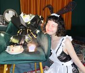 트위터 팔로어 30명을 보유한 인터넷 연예인 암캐 [바실레바의 일기 Vasileva1122]가 복지 개인 사진 촬영에 등장했습니다. 암캐는 소변을 마시고 두 번 성관계를 갖도록 훈련 받았습니다.