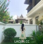 2024年6月流出，推特上的小空姐【Devil60209461】門檻199的付費福利，前凸後翹極品