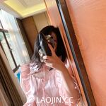 2024年6月流出，推特上的小空姐【Devil60209461】門檻199的付費福利，前凸後翹極品