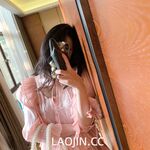 2024年6月流出，推特上的小空姐【Devil60209461】門檻199的付費福利，前凸後翹極品