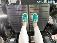 顶级反差婊钢琴舞蹈老师『Satie』甘心成为大肉棒弟弟的小母狗，露出紫薇调教SM啪啪，大长腿极品身材诱惑拉满