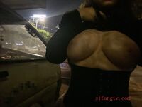 可鹽可甜推特巨乳肥臀清純博主【kimheezk】訂閱視圖，露出紫薇啪啪調教，超級人形小母狗