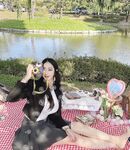 九頭身極品女神！推特天然巨乳網紅【晴紫】福利群不雅私拍，生孩子後奶水充足群內賣人奶