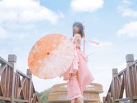 宅男女神福利！極品百變蘿莉型嫩妹反差婊【小余】COS甄姬-游園驚夢，多節大頭水晶棒紫薇慘叫