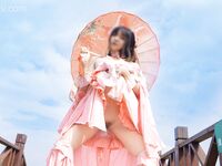 宅男女神福利！極品百變蘿莉型嫩妹反差婊【小余】COS甄姬-游園驚夢，多節大頭水晶棒紫薇慘叫