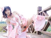 宅男女神福利！極品百變蘿莉型嫩妹反差婊【小余】COS甄姬-游園驚夢，多節大頭水晶棒紫薇慘叫