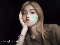 Dewi terkemuka yang kelihatan bintang "menarik telinganya" dipenuhi dengan ayam jantan besar seorang lelaki, yang dilincirkan dan basah, dan farajnya dilincirkan dan hangat daripada orang luar, dewi itu diam-diam seorang jalang yang perlu disetu