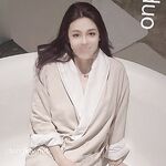 Dewi terkemuka yang kelihatan bintang "menarik telinganya" dipenuhi dengan ayam jantan besar seorang lelaki, yang dilincirkan dan basah, dan farajnya dilincirkan dan hangat daripada orang luar, dewi itu diam-diam seorang jalang yang perlu disetu