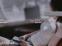 Dewi terkemuka yang kelihatan bintang "menarik telinganya" dipenuhi dengan ayam jantan besar seorang lelaki, yang dilincirkan dan basah, dan farajnya dilincirkan dan hangat daripada orang luar, dewi itu diam-diam seorang jalang yang perlu disetu