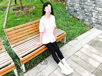 The master of incest in Haijiao Community [my sister who can squirt] cut off her sister’s beloved leggings, forced her to ejaculate during cooking, and recorded the entire process from the kitchen to the living room.