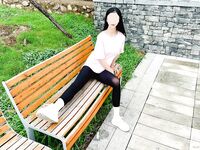 The master of incest in Haijiao Community [my sister who can squirt] cut off her sister’s beloved leggings, forced her to ejaculate during cooking, and recorded the entire process from the kitchen to the living room.